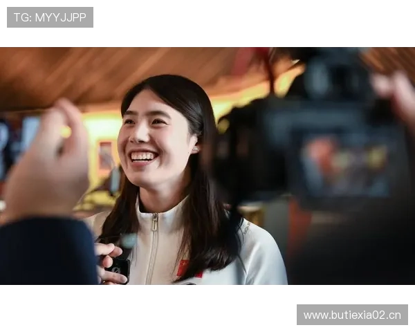 张雨霏家里浴室像游泳馆，平时竟然这样跳水练到天黑？