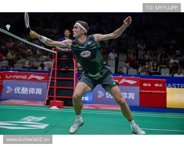 安赛龙家厨房咋这么豪？打羽毛球的里外不像一个档次了！