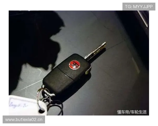 贝林厄姆买了俩豪车，结果连钥匙都没时间摸一摸？